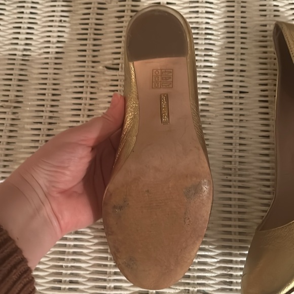 Louise et Cie Metallic Gold Leather Round Toed Heels Size 6.5 - Picture 14 of 16
